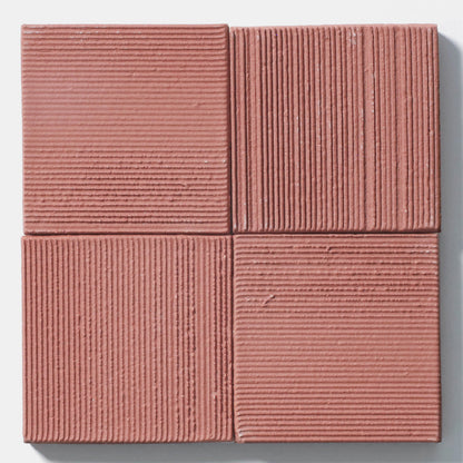 047